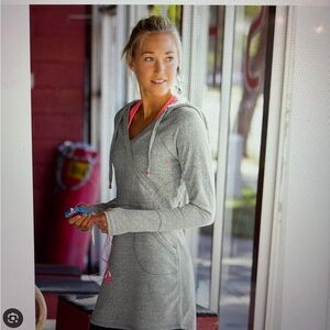 Athleta Unwind Gray Comfortable Hooded Soft Sweatshirt Shirt Dress M